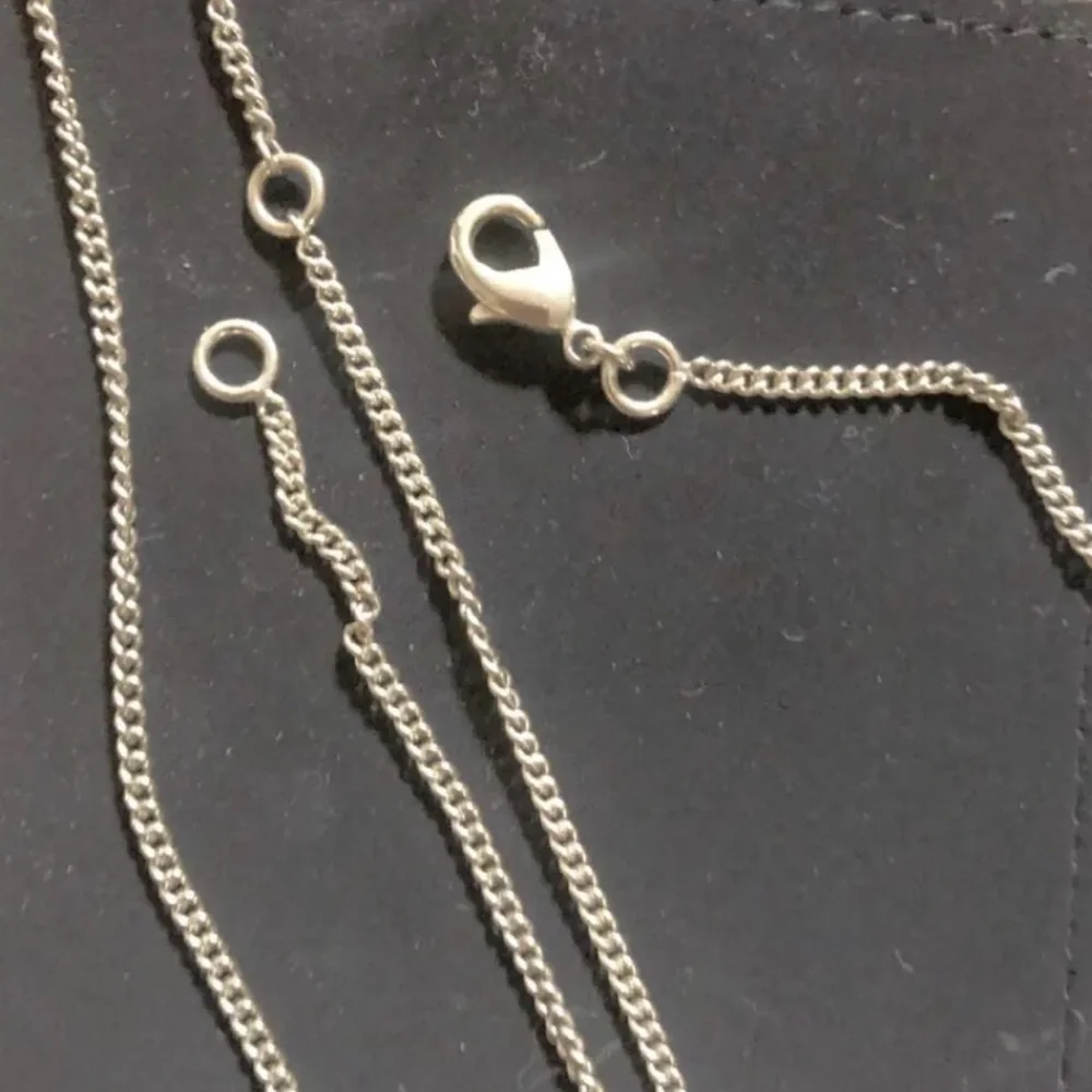 ❤️❤️SOLD❤️❤️Chanel Pearls Flower Necklace - Picture 4 of 7